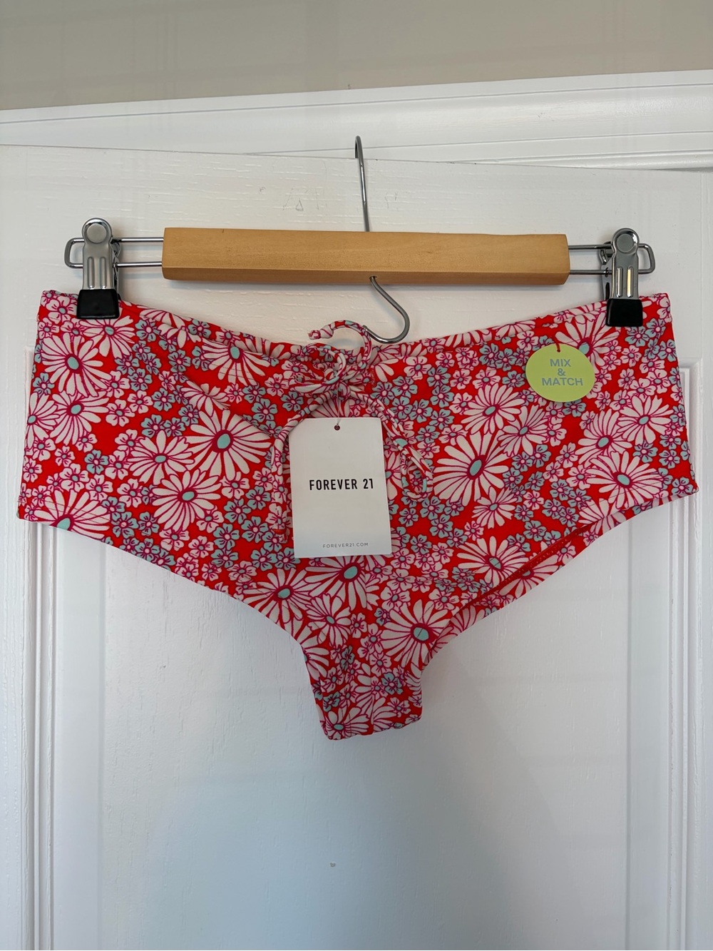 Forever 21 Womens M Red Floral Daisy Bikini Bottoms NWT Cheeky Swim